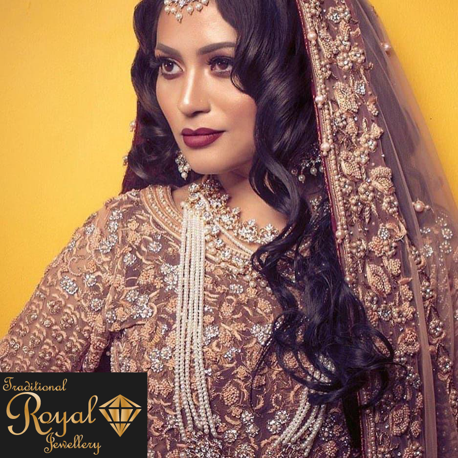 Bridal Set on Golden Wears